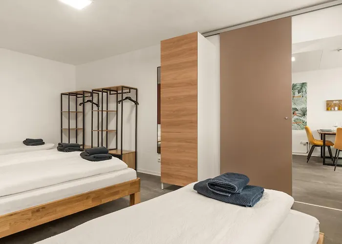 Flamingo - Zentral, Parken, Terrasse, Ps4